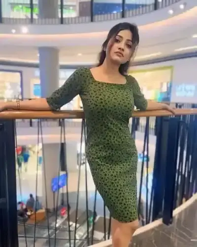 Call Girl Service in Poes Garden